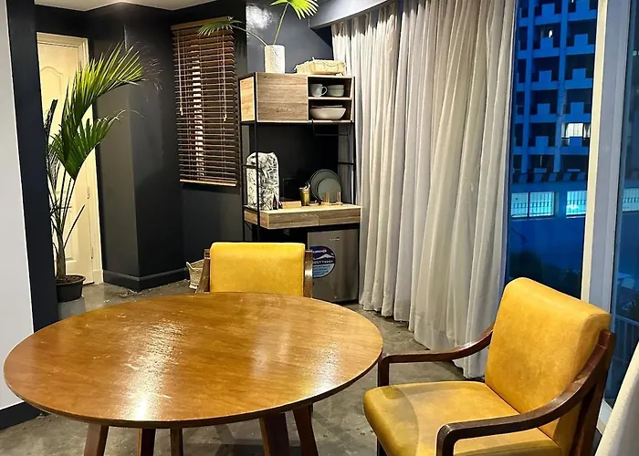 55-sqm Urban In Poblacion Makati Apartment *
